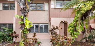 33 Madrid Ln, Davie, FL 33324